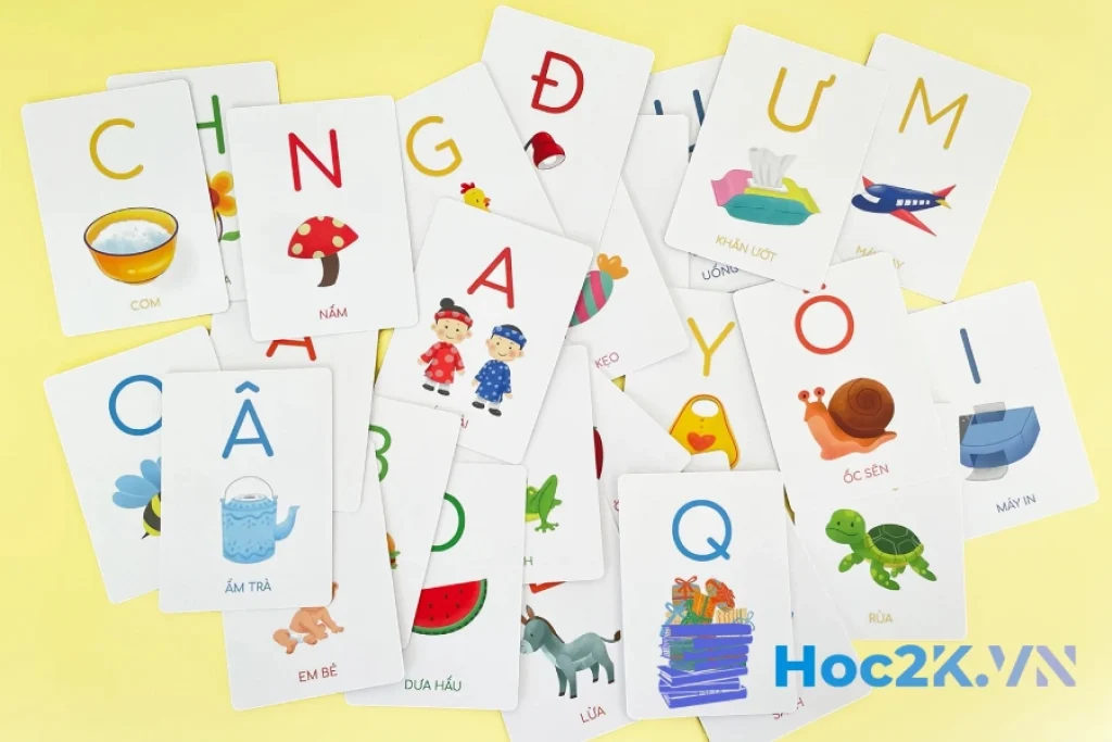 Tạo thẻ flashcard kết hợp với trò chơi giúp con học bảng chữ cái hiệu quả